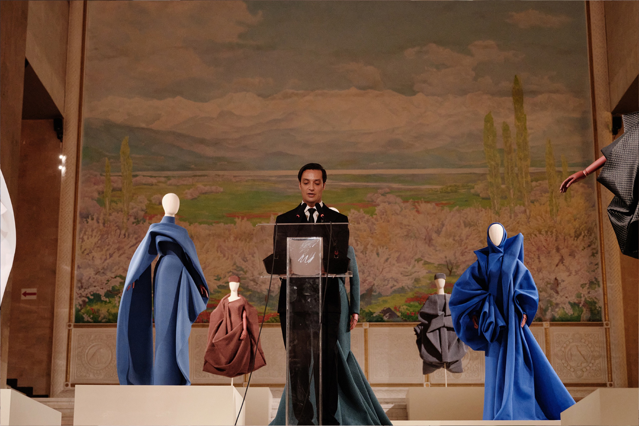 BENCHELLAL, MONUMENTAL | “Sculpting Past Tomorrow” is now open in Tashkent
